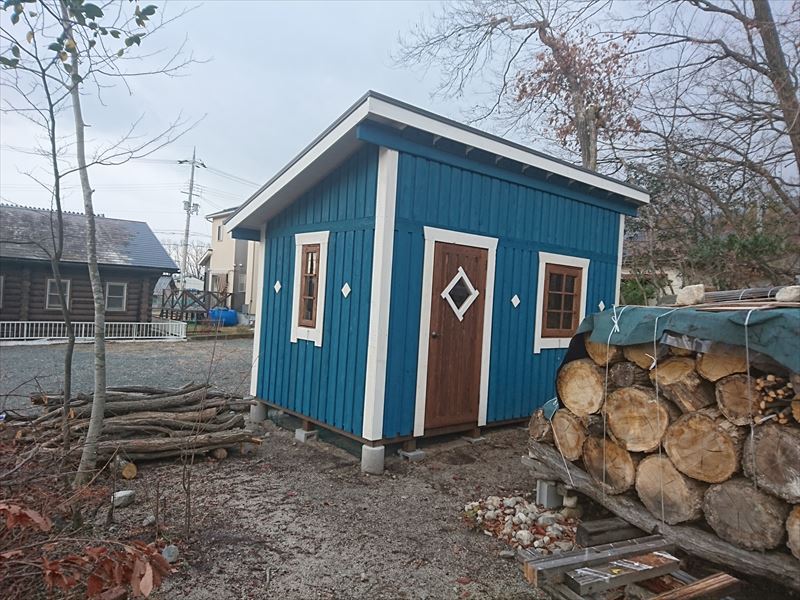 現場ブログ 片流れ屋根のタイニーハウス 小屋 完成後 有限会社アトリエエムズ