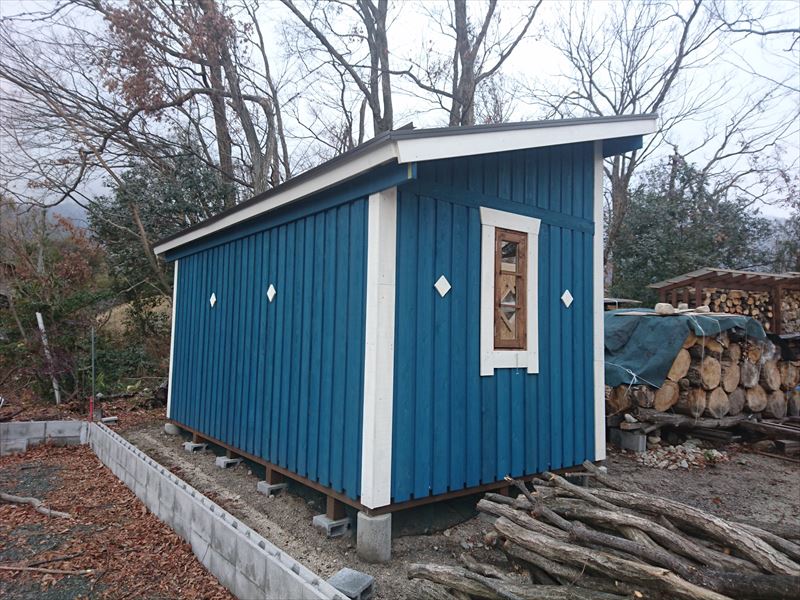 現場ブログ 片流れ屋根のタイニーハウス 小屋 完成後 有限会社アトリエエムズ