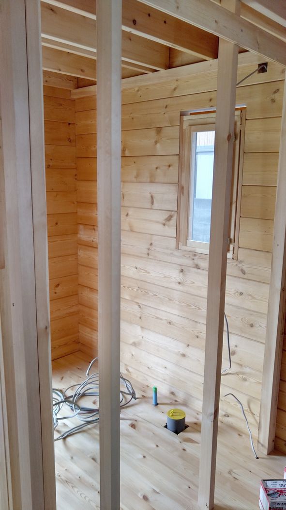 社長ブログ ログハウス セルフビルド内装 有限会社アトリエエムズ